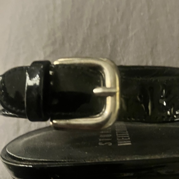 Stewart Weitzman 7 M patent leather w/marble look detail - Picture 2 of 6